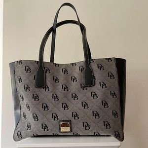 Dooney & Bourke Tote